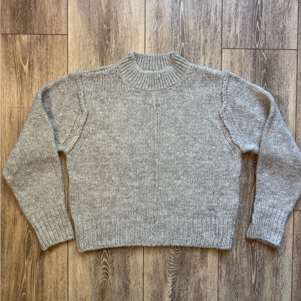 NWT Topshop Light Gray Crew Neck Sweater